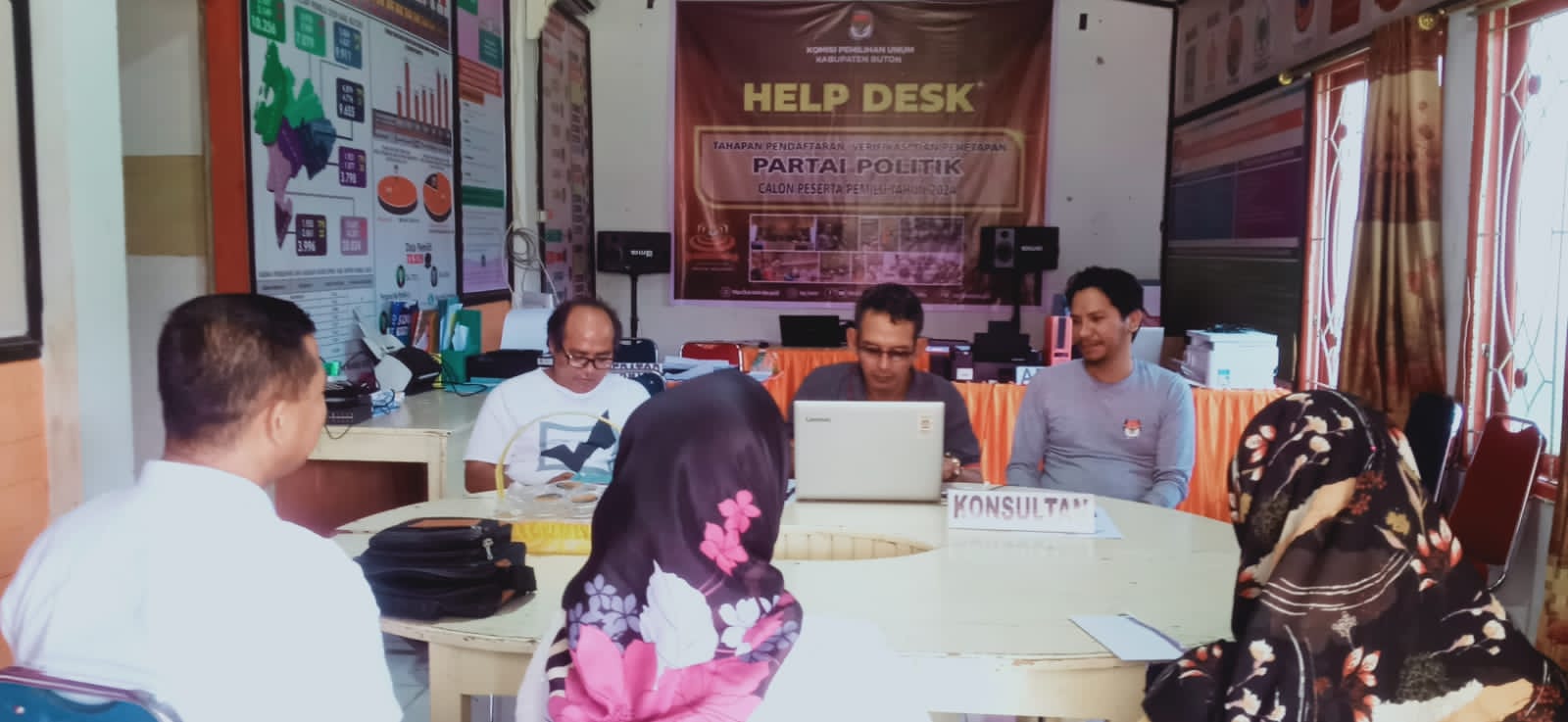 Bawaslu Kabupaten Buton melakukan pengawasan melekat pada Status Keanggotaan Ganda Antar Partai Politik