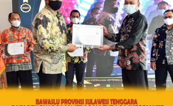 Bawaslu sultra raih Anugerah sebagai Lembaga Informatif