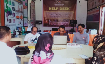 Bawaslu Kabupaten Buton melakukan pengawasan melekat pada Status Keanggotaan Ganda Antar Partai Politik